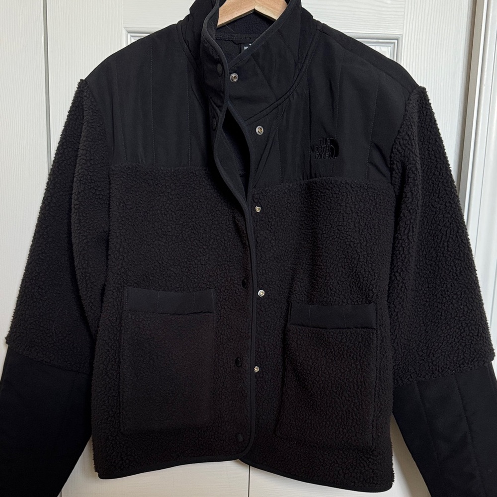 The North Face Women’s Black Performance Jacket